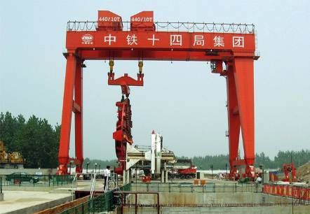 中鐵十四局440t盾構門式起重機